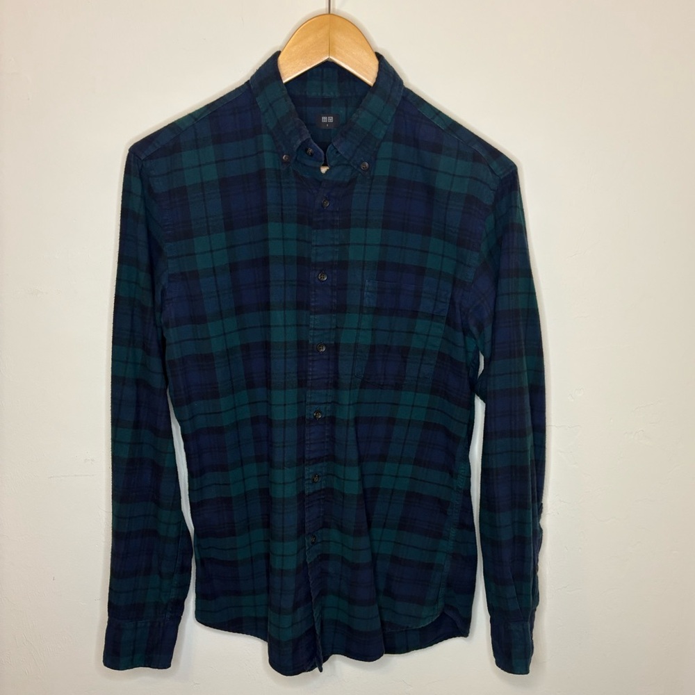 Uniqlo Men’s Plaid Checkered Flannel Button-Down Shirt, Navy and Green, Small